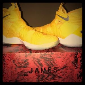 Lebron Soilder XI TB PROMO